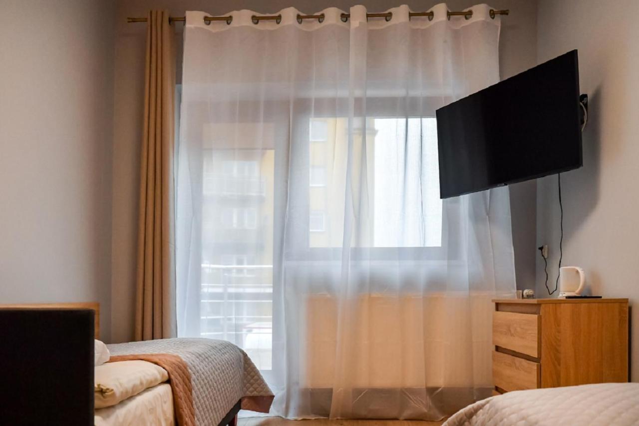 Bed and Breakfast Fotex à Ząbki Extérieur photo
