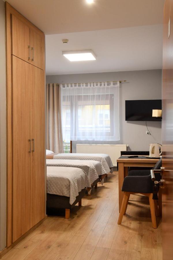Bed and Breakfast Fotex à Ząbki Extérieur photo